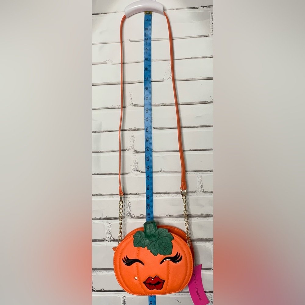 Betsey Johnson Orange XO Pumpkin Face Crossbody Bag NWT - Picture 5 of 13